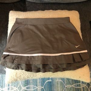 Grey Nike tennis skirt
